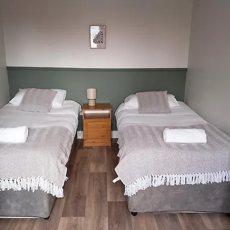 Leitrim Quay - Riverside 4 Holiday home